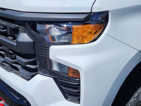 New 2026 Chevrolet Silverado 1500 Custom Trail Boss w/ LPO, Dark Essentials Package AWD/4WD image 5