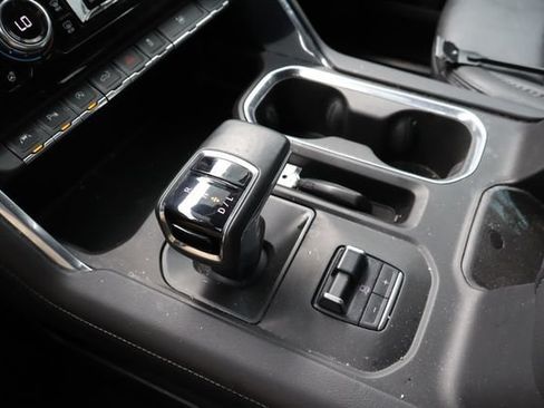 Used 2024 GMC Sierra 1500 Denali RWD image 27