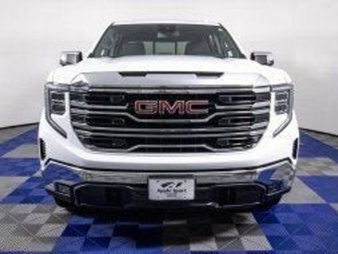 Used 2023 GMC Sierra 1500 SLT w/ SLT Premium Package image 4