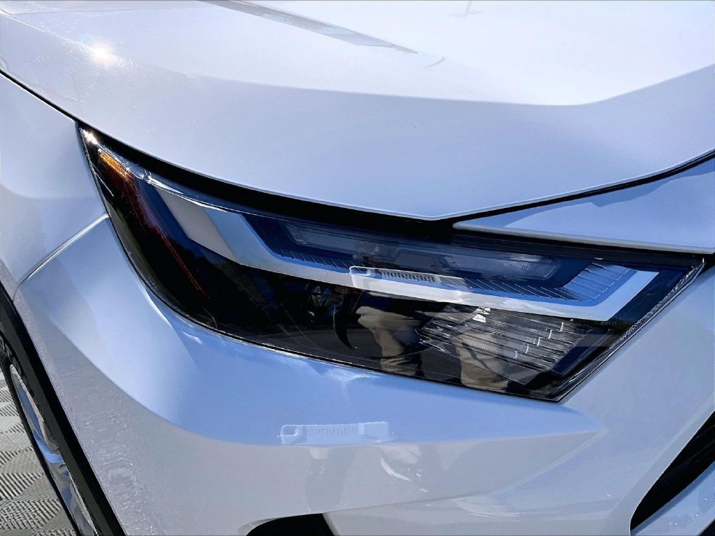 Used 2024 Toyota RAV4 LE AWD/4WD image 33