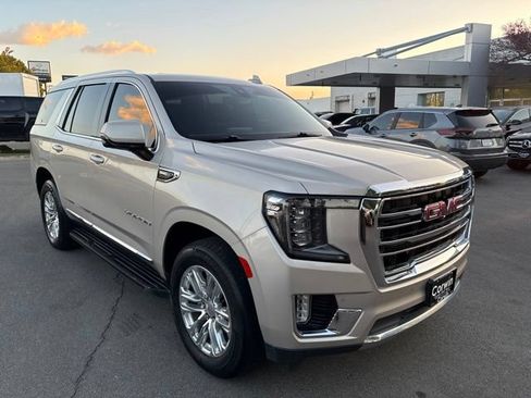 Used 2021 GMC Yukon SLT w/ SLT Luxury Plus Package AWD/4WD image 3