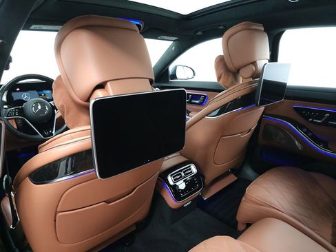 Certified 2024 Mercedes-Benz S 580 4MATIC Sedan image 31
