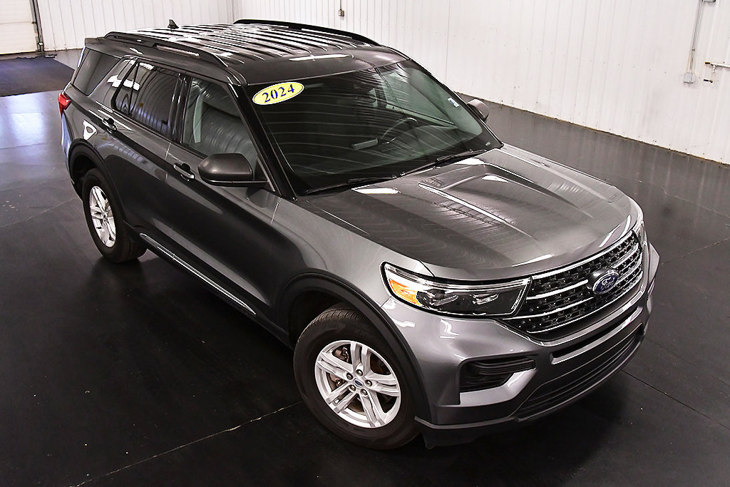 Used 2024 Ford Explorer XLT AWD/4WD image 14