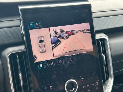Used 2025 GMC Acadia Elevation FWD image 34