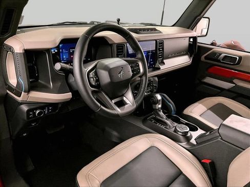 Used 2023 Ford Bronco Wildtrak AWD/4WD image 12