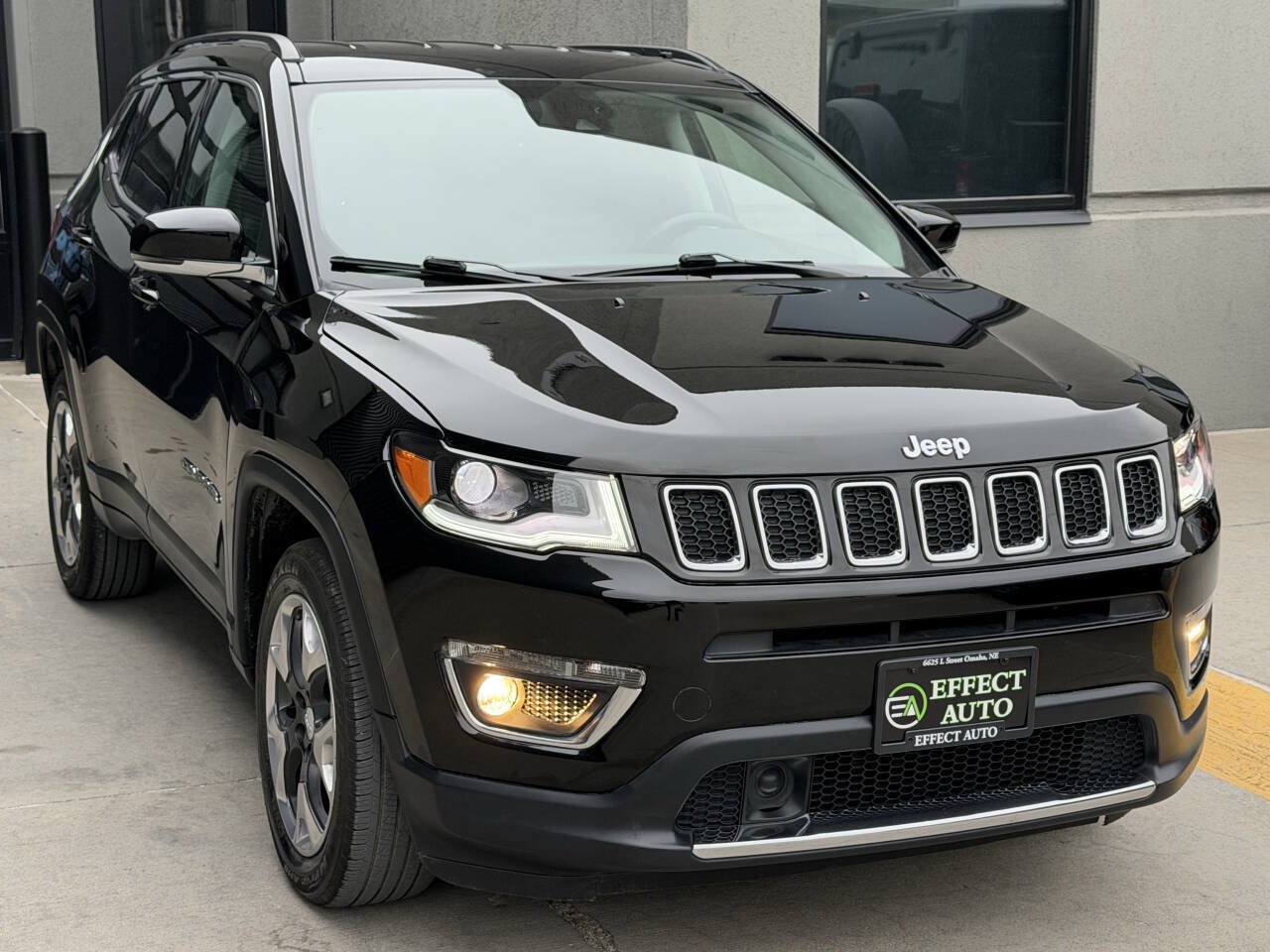 Used 2018 Jeep Compass Limited w/ Navigation Group AWD/4WD image 7