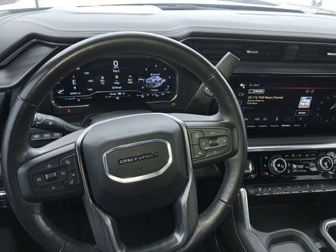 Used 2024 GMC Sierra 2500 Denali Ultimate image 15