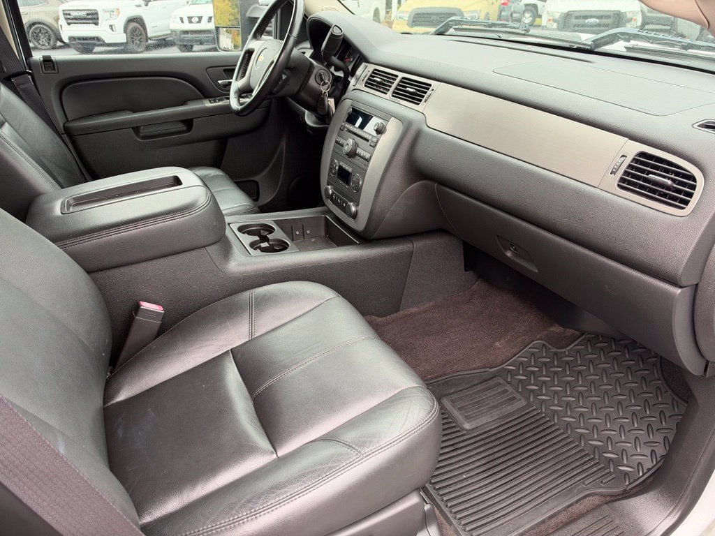 Used 2014 Chevrolet Silverado 3500 LTZ w/ LTZ Plus Package AWD/4WD image 28