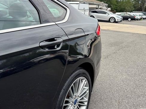 Used 2013 Ford Fusion SE FWD image 13