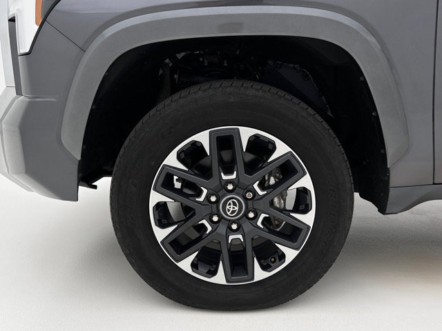 Used 2025 Toyota Tundra Limited AWD/4WD image 27