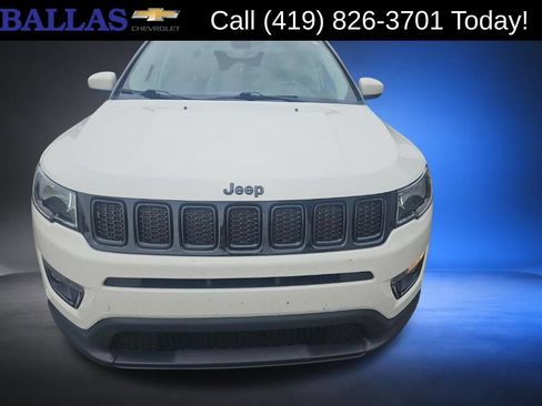 Used 2018 Jeep Compass Latitude w/ Popular Equipment Group AWD/4WD image 2