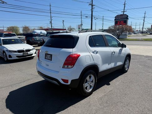 Used 2018 Chevrolet Trax LT w/ LT Convenience Package image 7