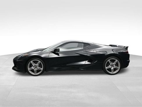 Used 2021 Chevrolet Corvette Stingray Coupe w/ Z51 Performance Package RWD image 2