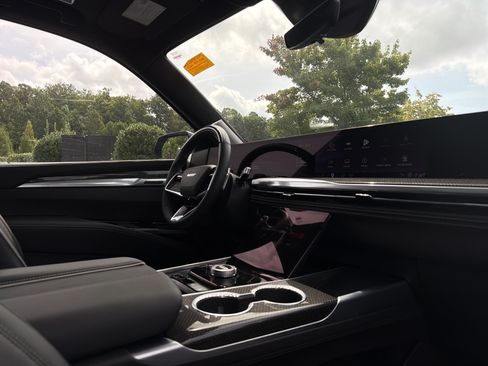 Used 2026 Cadillac Escalade V AWD/4WD image 6