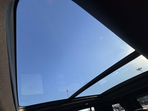 Used 2023 GMC Yukon Denali image 26