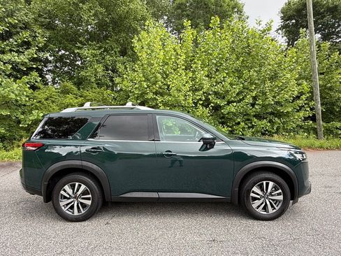 Used 2024 Nissan Pathfinder SL AWD/4WD image 5