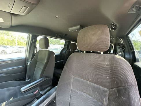 Used 2017 Dodge Grand Caravan SE FWD image 13