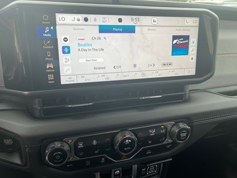New 2024 Jeep Wrangler Unlimited Sahara AWD/4WD image 18