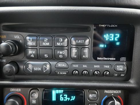 Used 2004 Chevrolet Corvette Convertible w/ Preferred Equipment Group RWD image 25