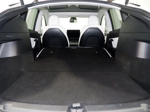 Used 2021 Tesla Model Y Long Range AWD/4WD image 40