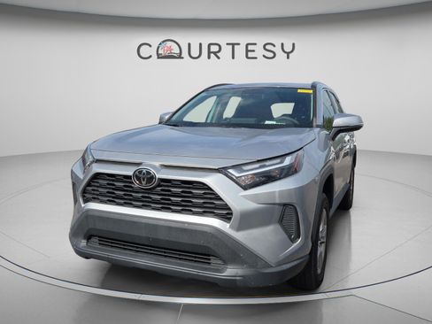 Certified 2022 Toyota RAV4 XLE FWD image 1