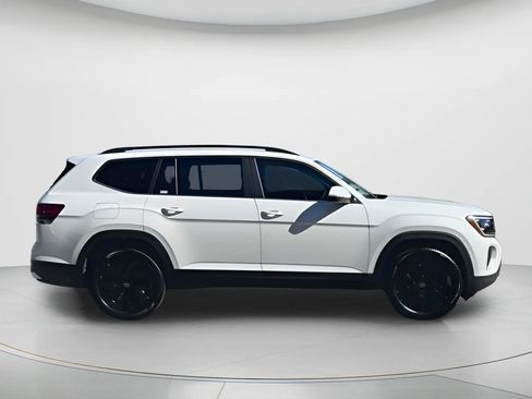 New 2026 Volkswagen Atlas SE FWD image 9