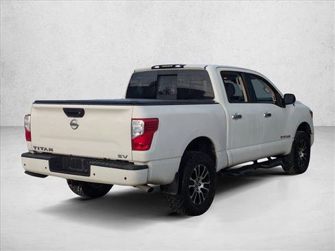 Used 2021 Nissan Titan SV w/ Accessory Utility Package image 5
