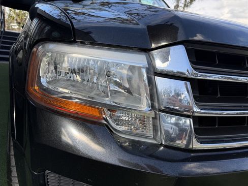 Used 2015 Ford Expedition EL XLT image 9