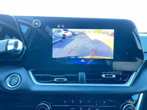 Used 2025 Chevrolet Equinox LT image 17