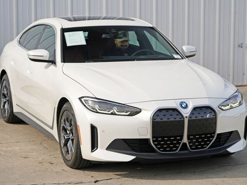 Used 2023 BMW i4 eDrive40 w/ Premium Package image 58