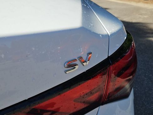 Used 2024 Nissan Sentra SV FWD image 28
