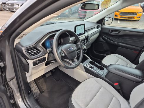 Used 2025 Ford Escape Active image 11