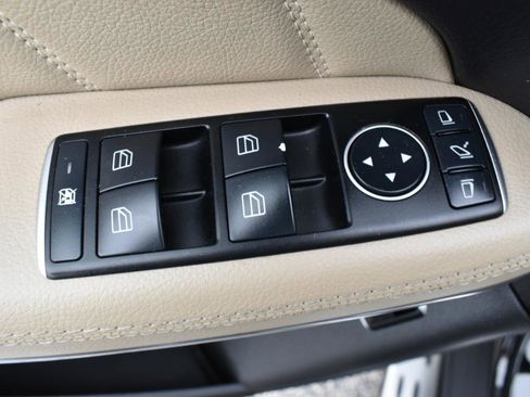 Used 2016 Mercedes-Benz GL 550 4MATIC image 44