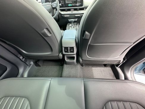New 2027 Kia Seltos X-Line S w/ X-Line S Premium Package AWD/4WD image 15
