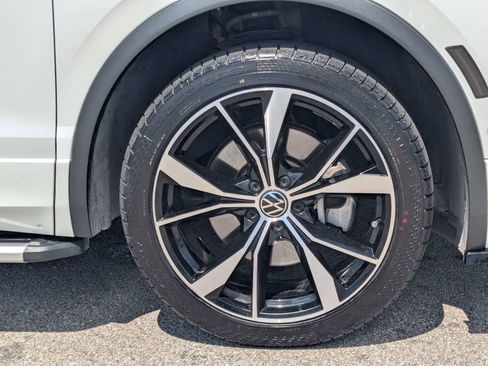 Used 2022 Volkswagen Tiguan SEL R-Line AWD/4WD image 11