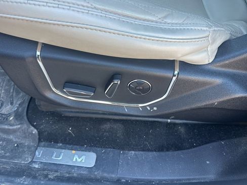 Used 2019 Ford Expedition Platinum image 19