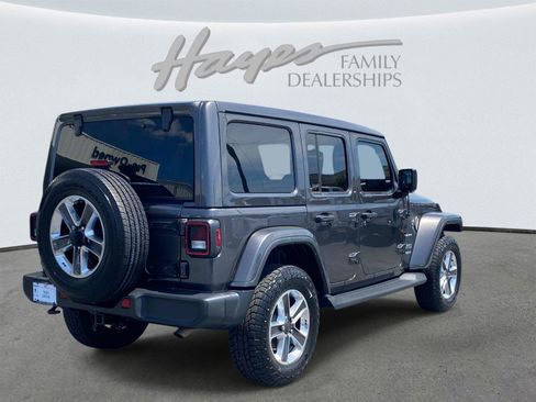 Used 2022 Jeep Wrangler Unlimited Sahara AWD/4WD image 3