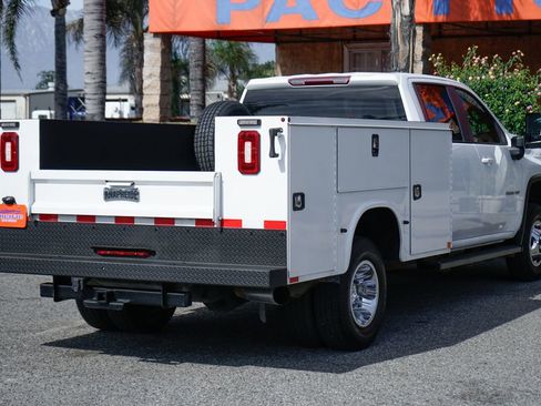 Used 2024 Chevrolet Silverado 3500 LT w/ Convenience Package image 9