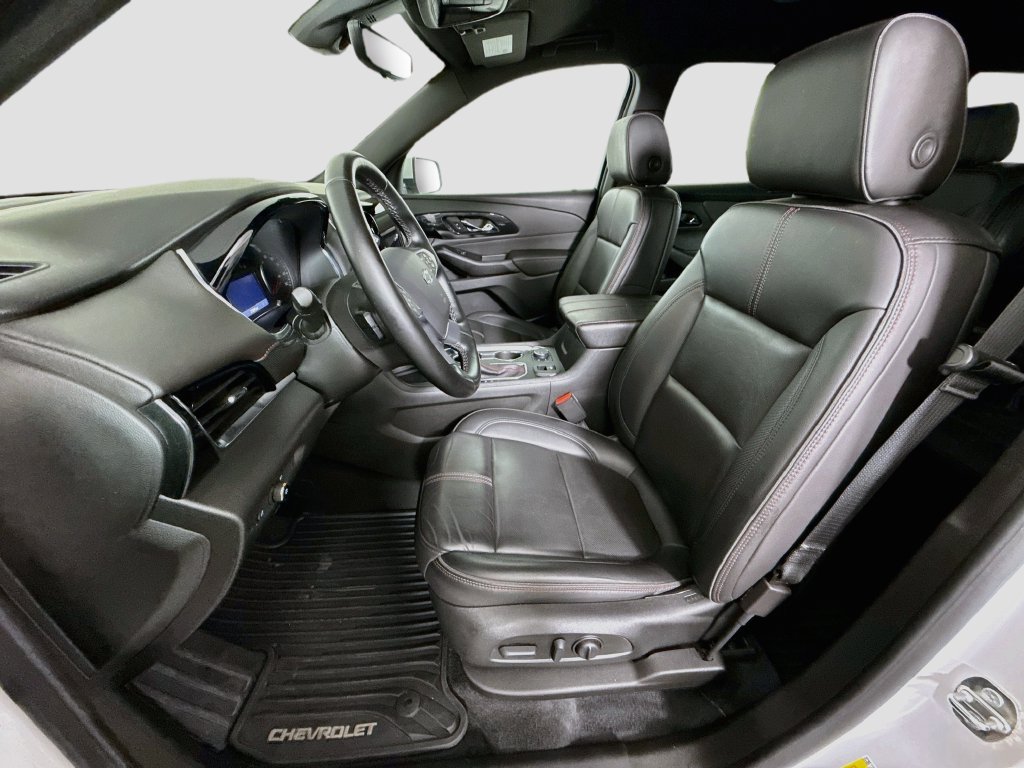 Used 2023 Chevrolet Traverse RS FWD image 21