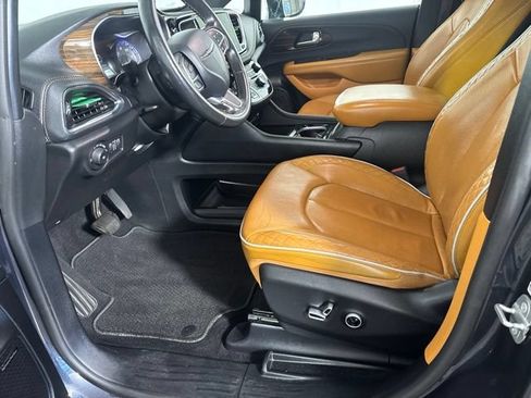 Used 2021 Chrysler Pacifica Pinnacle AWD/4WD image 13
