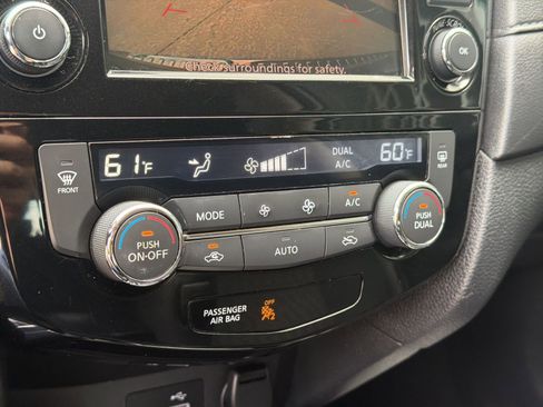 Used 2018 Nissan Rogue SV FWD image 16