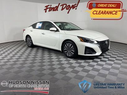 Used 2023 Nissan Altima 2.5 SV w/ SV Premium Package