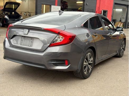 Used 2017 Honda Civic EX-T image 3