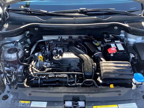 Used 2022 Volkswagen Taos SEL image 30