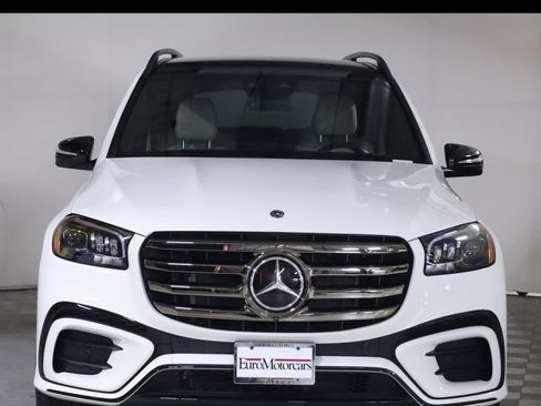 Used 2025 Mercedes-Benz GLS 450 4MATIC w/ AMG Line Exterior image 2
