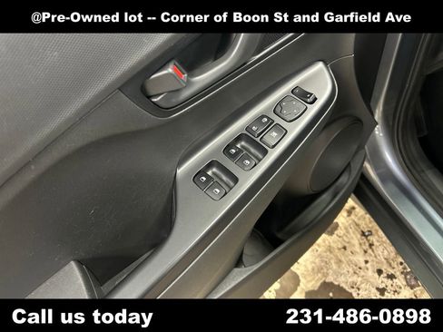 Used 2019 Hyundai Kona SEL AWD/4WD image 16