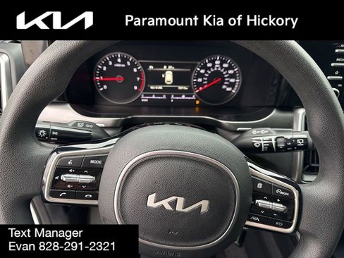 Used 2023 Kia Sorento LX image 26