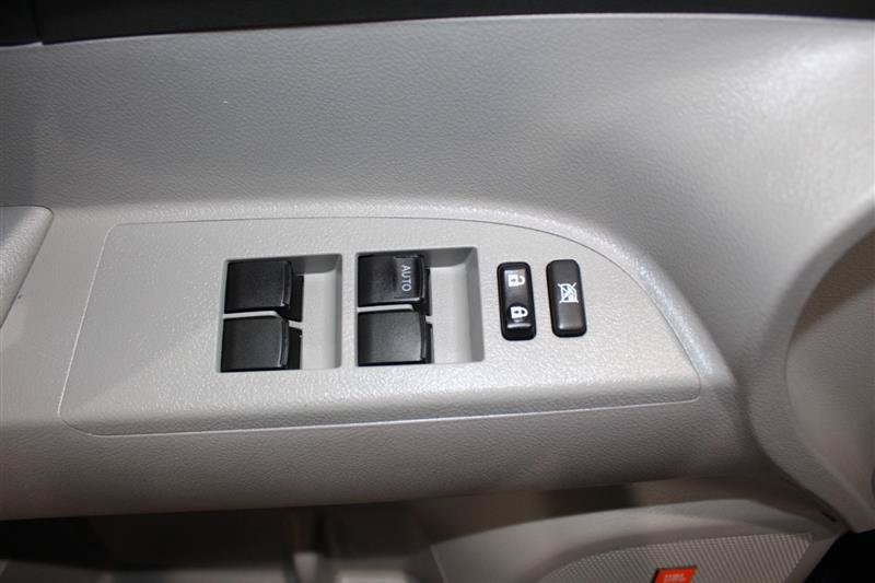 Used 2013 Toyota Highlander Limited FWD image 26