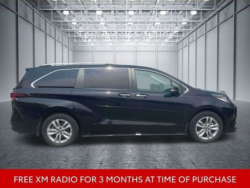 Used 2023 Toyota Sienna Limited AWD/4WD image 5