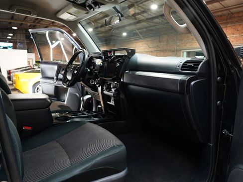 Used 2017 Toyota 4Runner TRD Off-Road image 49